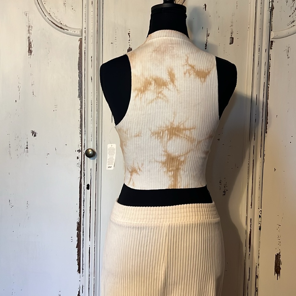 Cream Ribbed Cut Out Tank Top - Picture 2 of 6